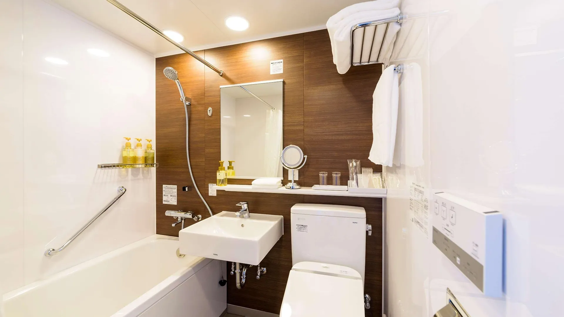Best Western Plus Hotel Fino Chitose Титосе